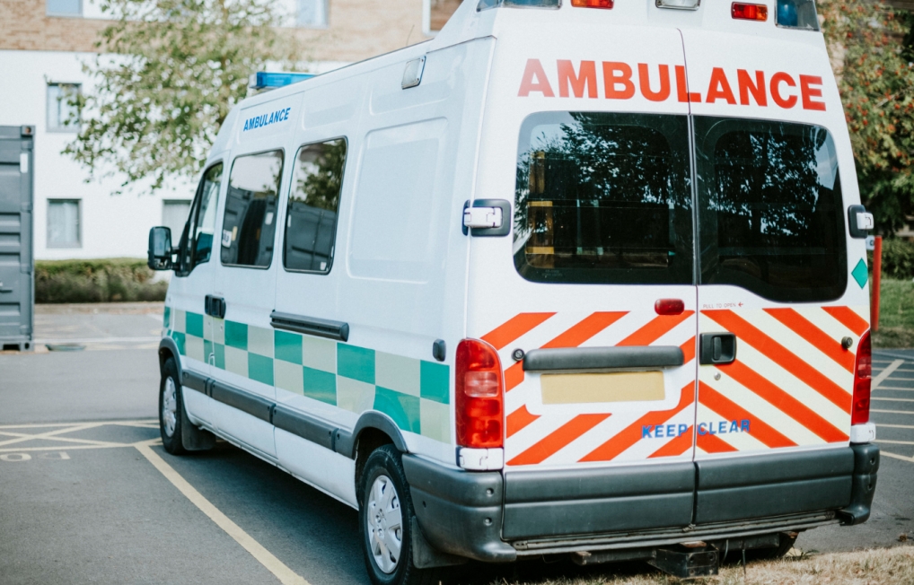 Nowy ambulans wart ponad pół miliona złotych dostarczony do szpitala w Świnoujściu