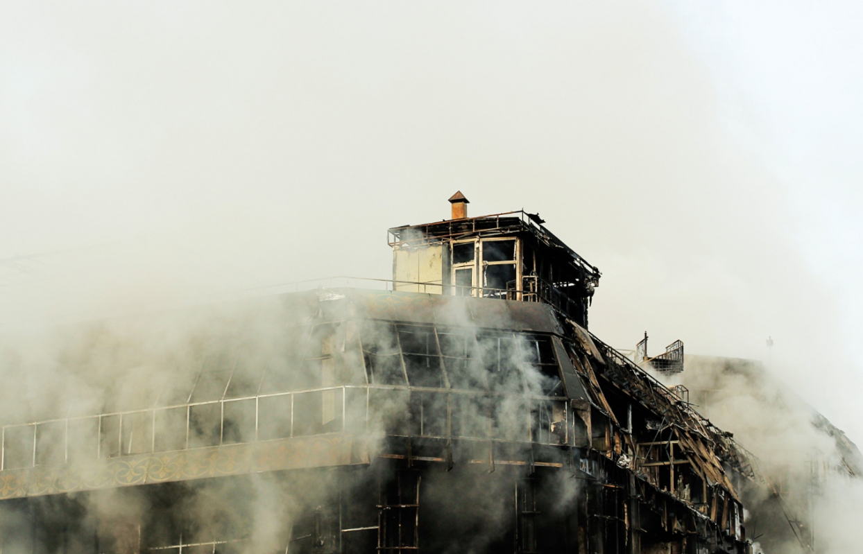 Pożar w szczecińskim bloku mieszkalnym – ewakuacja i ofiary w szpitalu