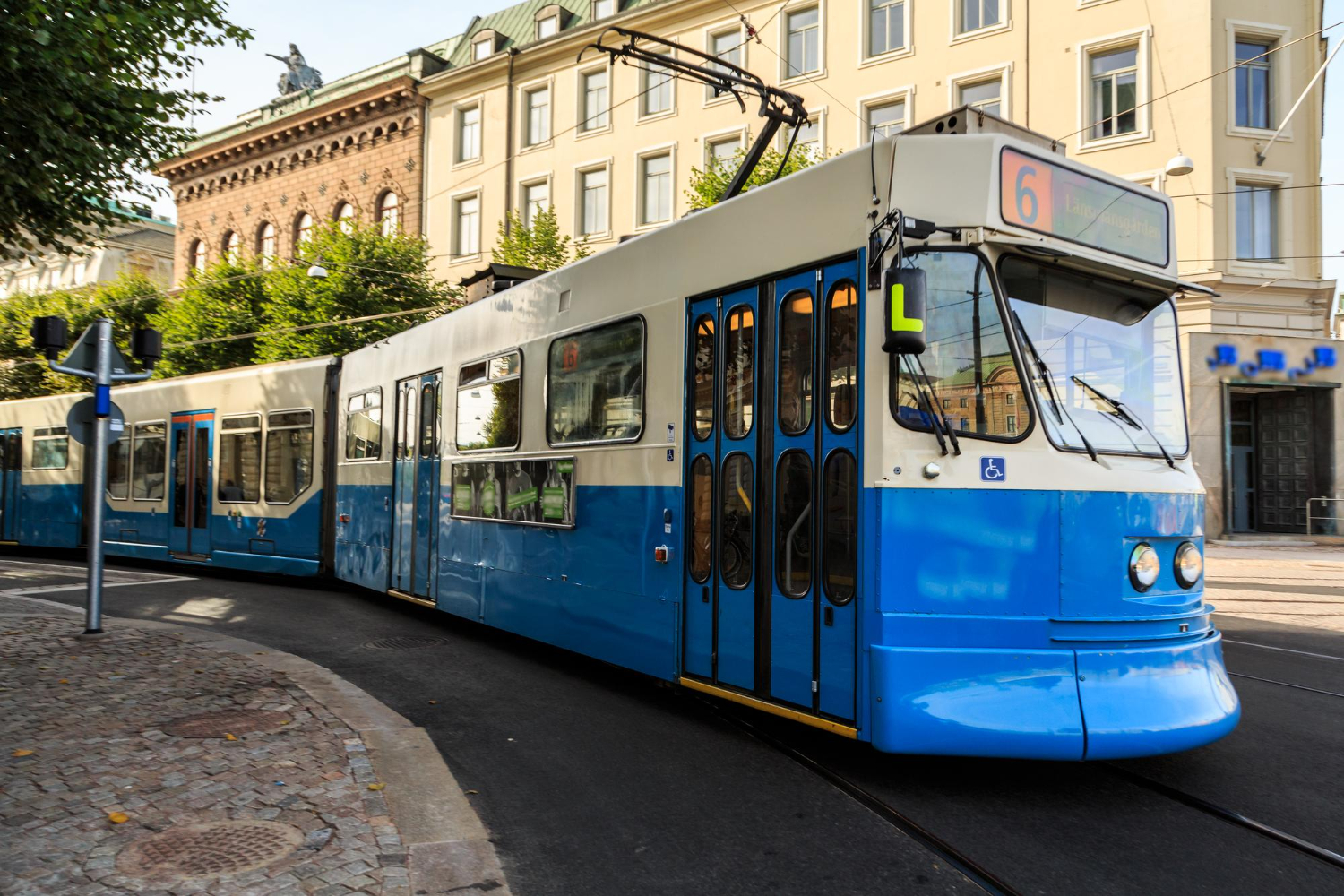 Wykolejenie tramwaju w Szczecinie powoduje duże utrudnienia