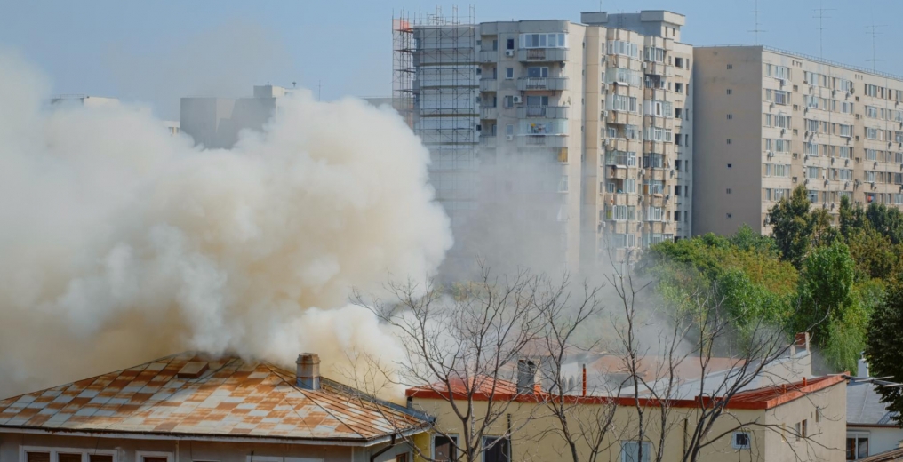 Szczecińscy stróże prawa interweniują w obliczu pożaru
