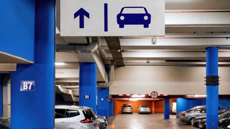 W Szczecinie działa najbardziej rygorystyczny i kosztowny parking w kraju jako odpowiedź na nielegalne porzucanie samochodów