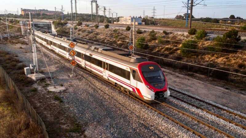 Pociągi Pendolino przyspieszają komunikację między Szczecinem a Warszawą – plany odzyskania utraconych pasażerów