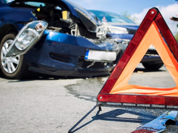 Wypadek na trasie S6: jedna osoba nie żyje po kolizji między ciężarówką a samochodem dostawczym