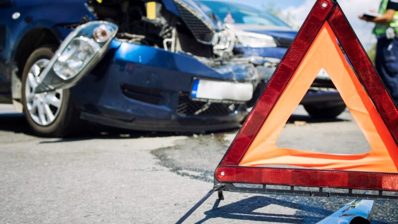 Wypadek na trasie S6: jedna osoba nie żyje po kolizji między ciężarówką a samochodem dostawczym