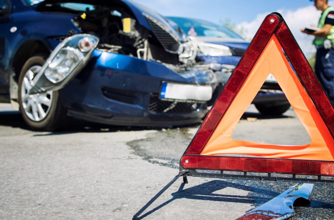 Wypadek na trasie S6: jedna osoba nie żyje po kolizji między ciężarówką a samochodem dostawczym