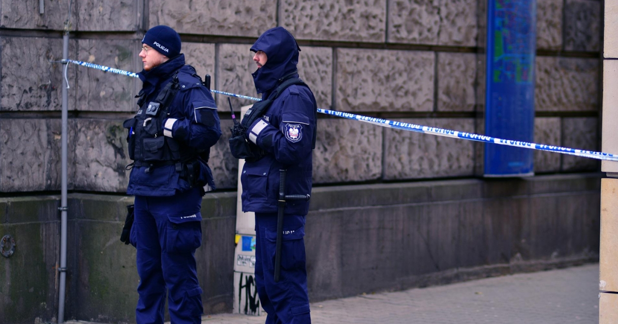 Nocna próba napadu na kantor w Szczecinie – policja poszukuje sprawców