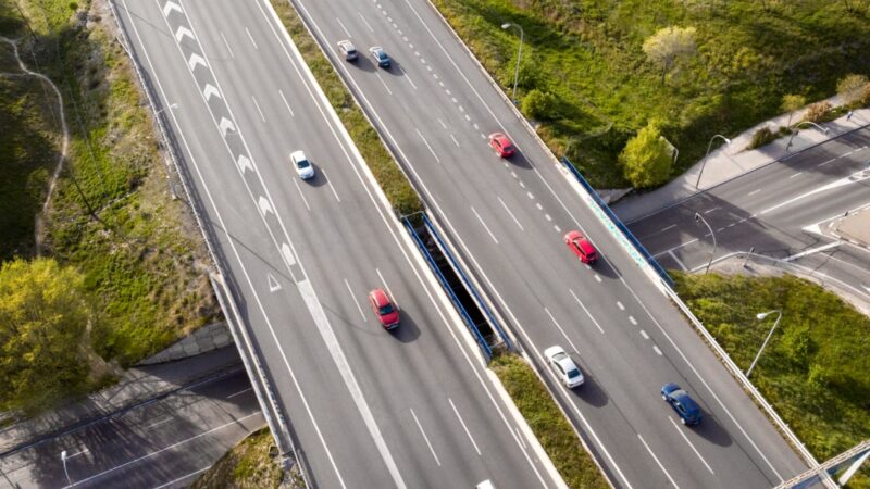 Zwiększony ruch drogowy podczas Święta Zmarłych nie przyniósł większych utrudnień