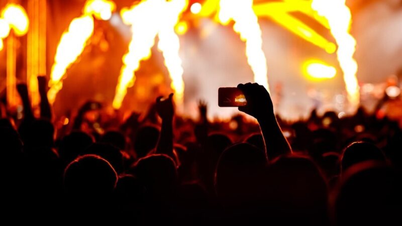 Sierpniowe Przełomy: Muzyczna Podróż przez Historię i Pamięć w Szczecinie