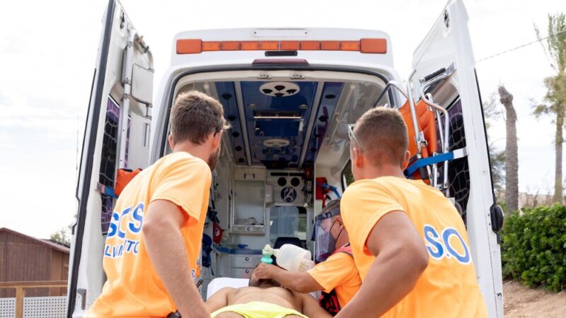 Tragedia na plaży w Pustkowie: mężczyzna utonął mimo akcji ratunkowej