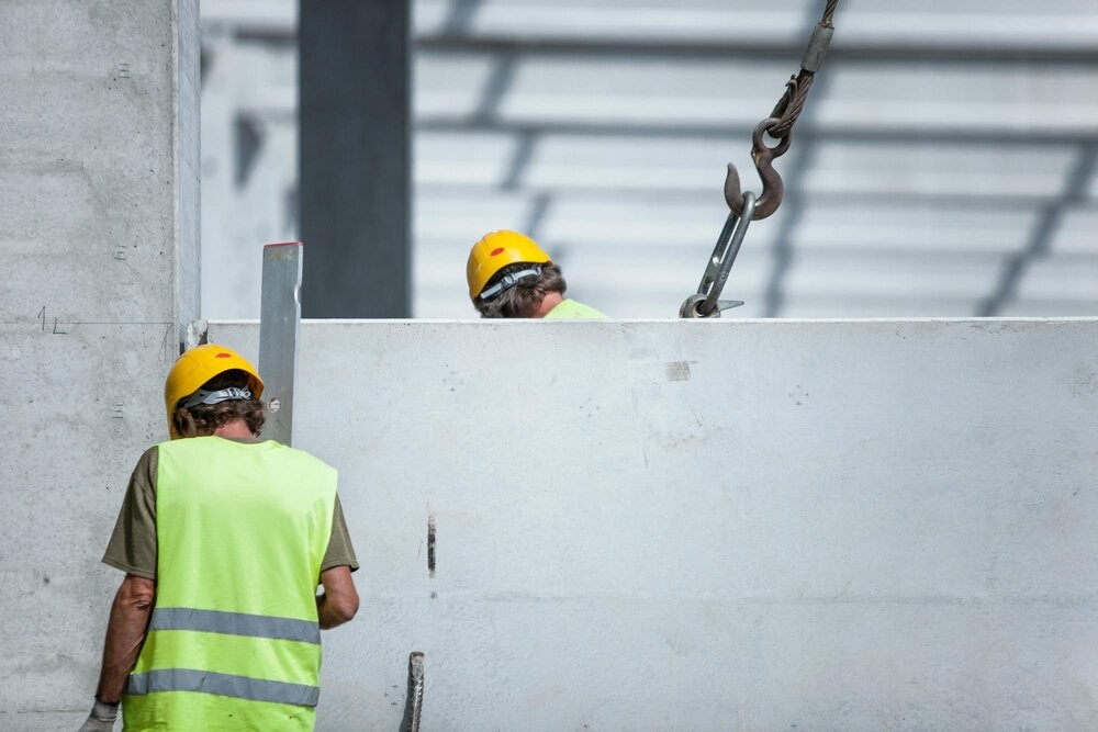 Nowoczesne kamienice w Szczecinie: Przemiana terenu przy Odrze w obliczu wyzwań finansowych