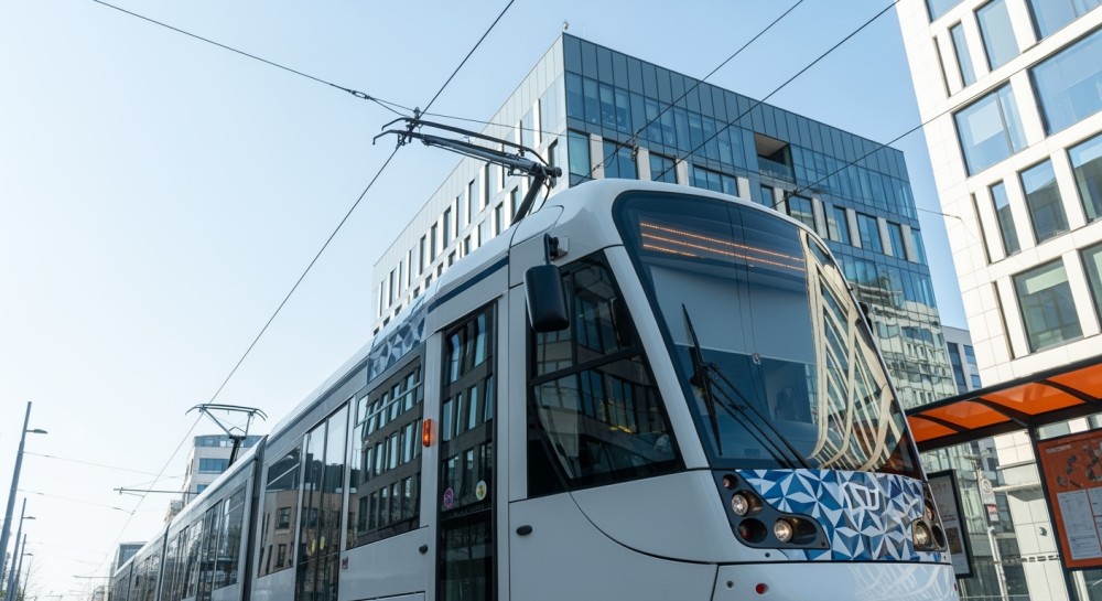 Tramwaje znów na Pomorzanach: Nowa trasa ułatwia dojazd do szpitala!