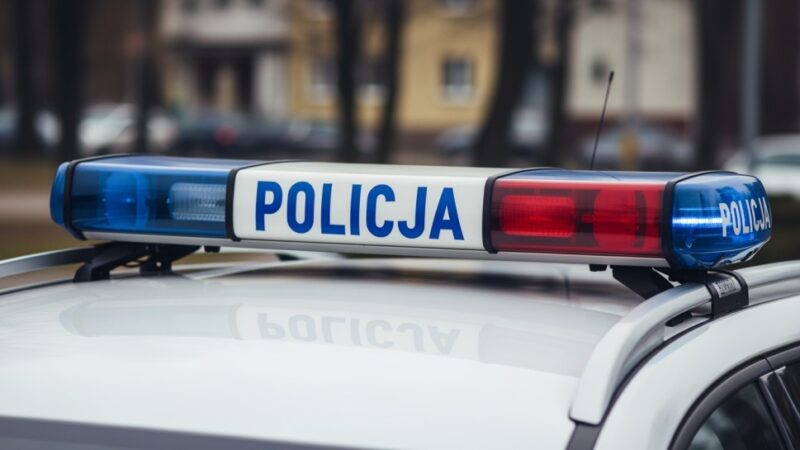 Seniorzy w Słowianinie uczą się, jak unikać oszustw dzięki policjantkom