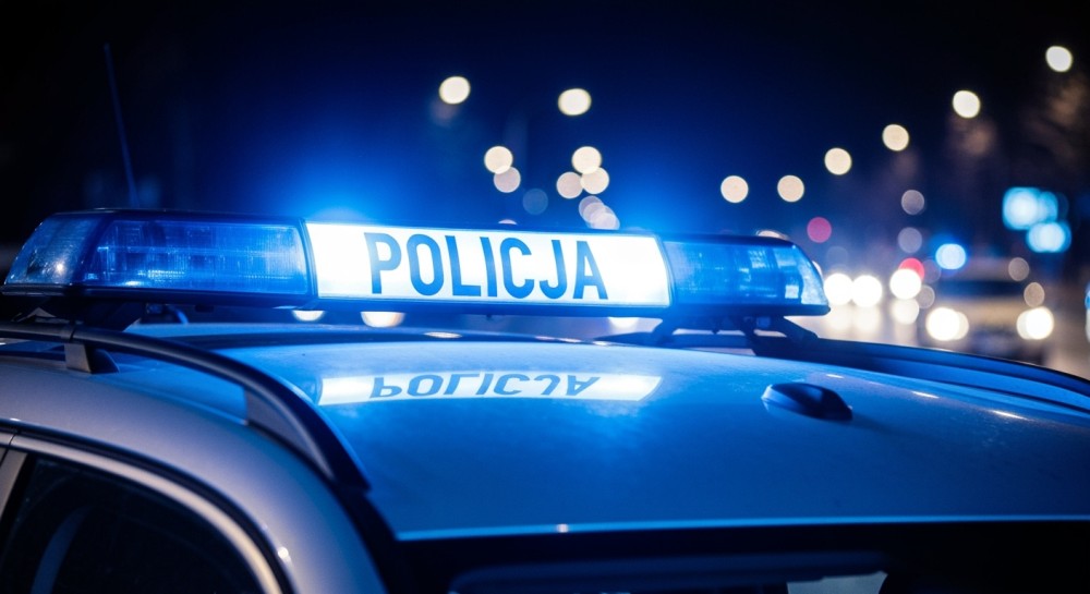 Kierowcy w Szczecinie łamią prędkość na mokrej nawierzchni – czas na ostrożność!