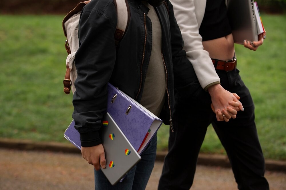 Policja w Gryfinie walczy z cyberprzemocą: edukacja młodzieży o odpowiedzialności karnej