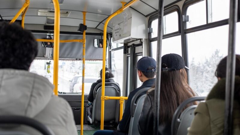 Nocne autobusy zmieniają rozkład! Sprawdź, co się zmieni po zmianie czasu na zimowy!