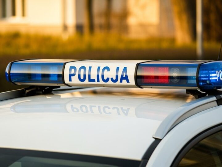 Bezpieczeństwo na drodze: Szczecińscy policjanci uczą dzieci mądrego poruszania się po ulicach