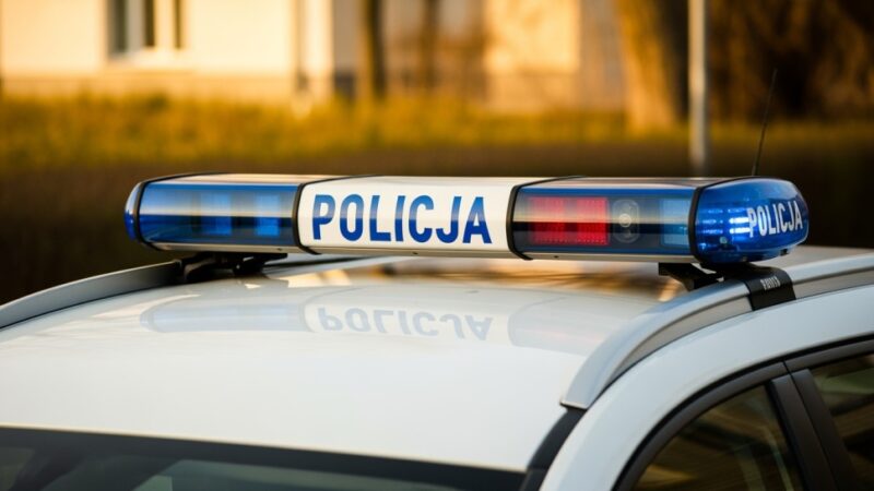 Bezpieczeństwo na drodze: Szczecińscy policjanci uczą dzieci mądrego poruszania się po ulicach