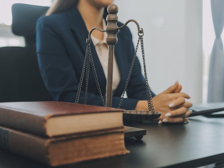 Szczecin w szoku: 62-latka wyłudziła 50 tysięcy złotych na zasiłku pielęgnacyjnym po śmierci matki