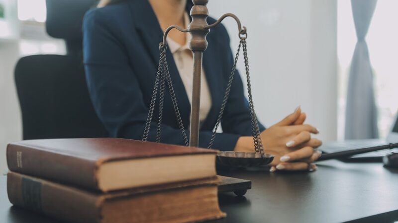 Szczecin w szoku: 62-latka wyłudziła 50 tysięcy złotych na zasiłku pielęgnacyjnym po śmierci matki