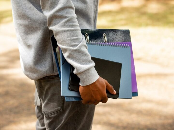 Tajemnice Gryfiny: Uczniowie odkrywają historię w Izbie Pamięci