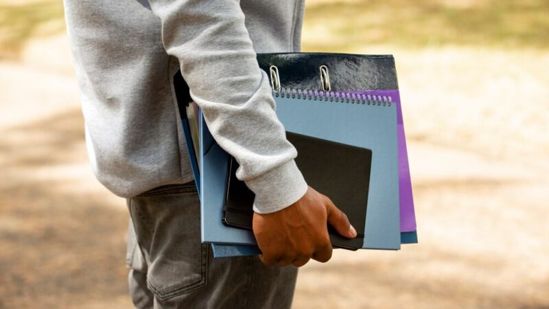 Tajemnice Gryfiny: Uczniowie odkrywają historię w Izbie Pamięci