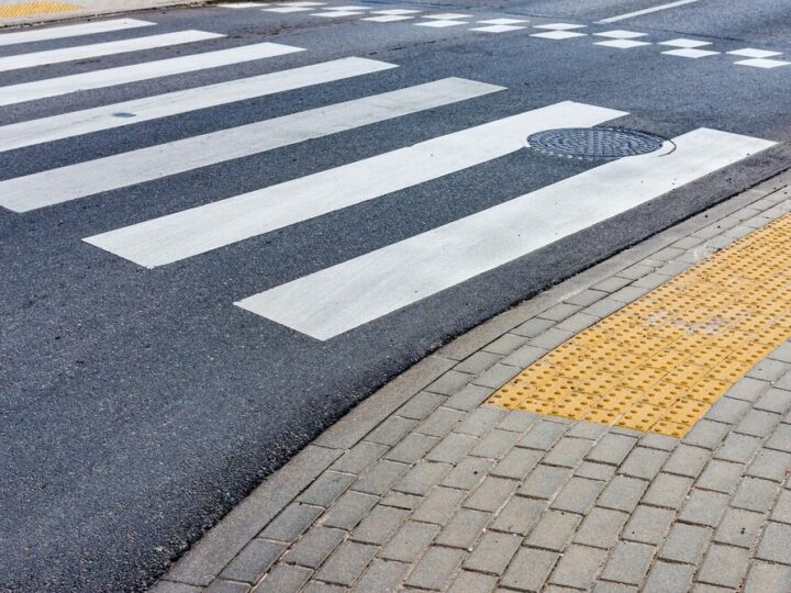 Bezpieczne „Plastusie” – przedszkolaki uczą się zasad bezpieczeństwa z Policją