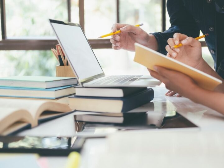 Hejt w sieci: Jak chronić młodzież przed toksycznością?