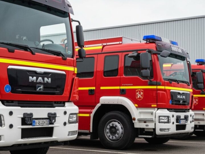 Nie wlewaj wody do płonącego oleju – to może zabić!