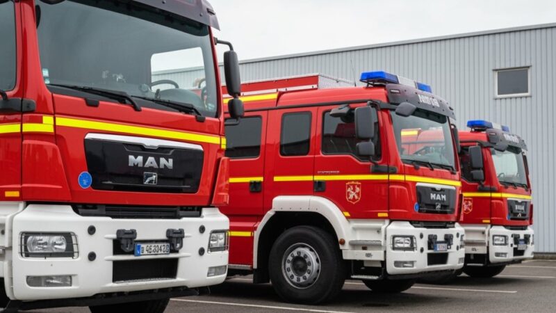 Nie wlewaj wody do płonącego oleju – to może zabić!