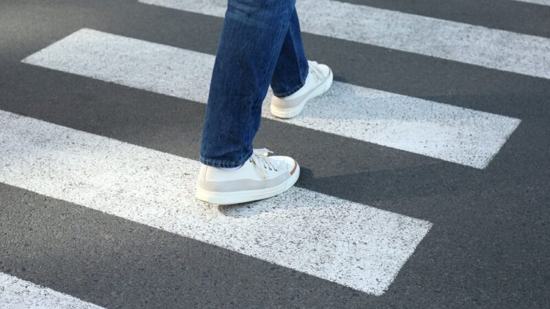 Bezpieczne kroki przedszkolaków na drodze