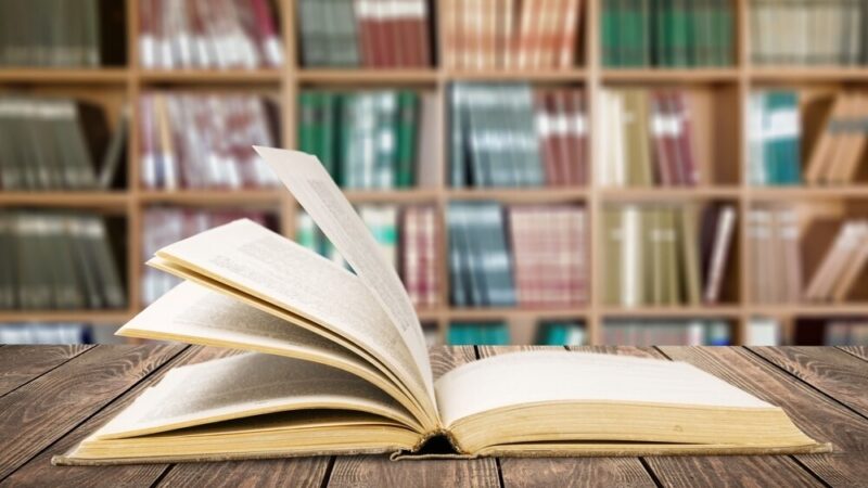 Poetyckie Refleksje: Emocjonujący Konkurs i Nastrojowy Wieczór w Szczecinie