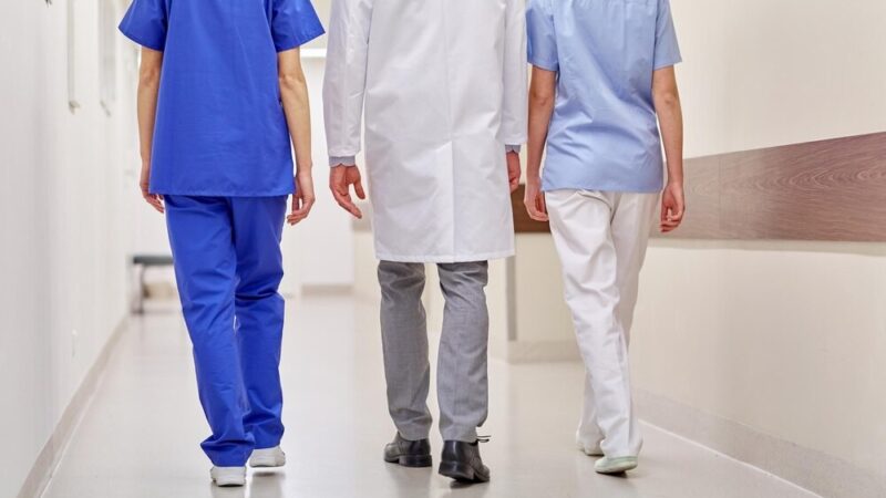 Seniorzy w akcji: Naucz się ratować życie!