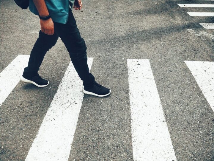 Świeć w ciemności – noś odblaski dla bezpieczeństwa!