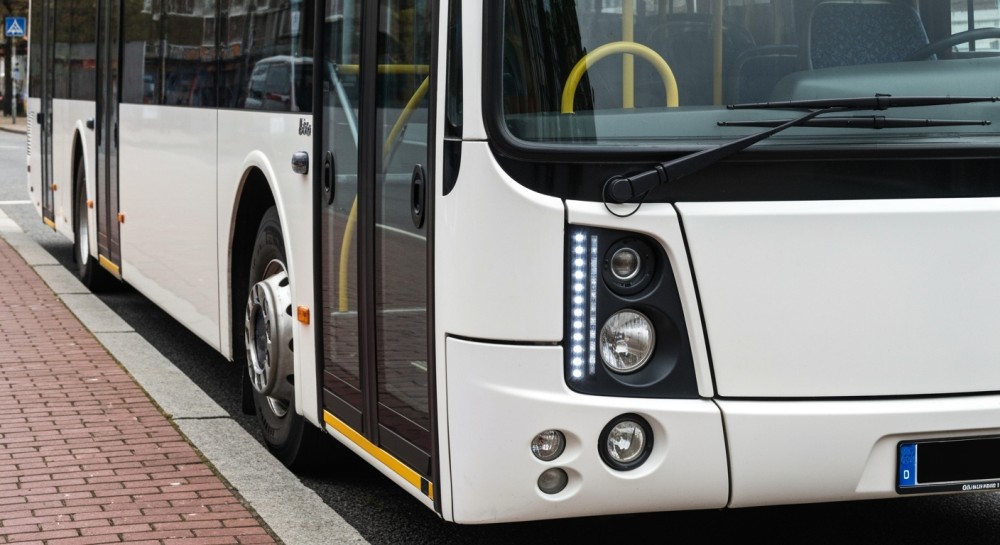 Szczecin zyskuje 14 elektrycznych autobusów: Nowoczesny transport na ulicach miasta!