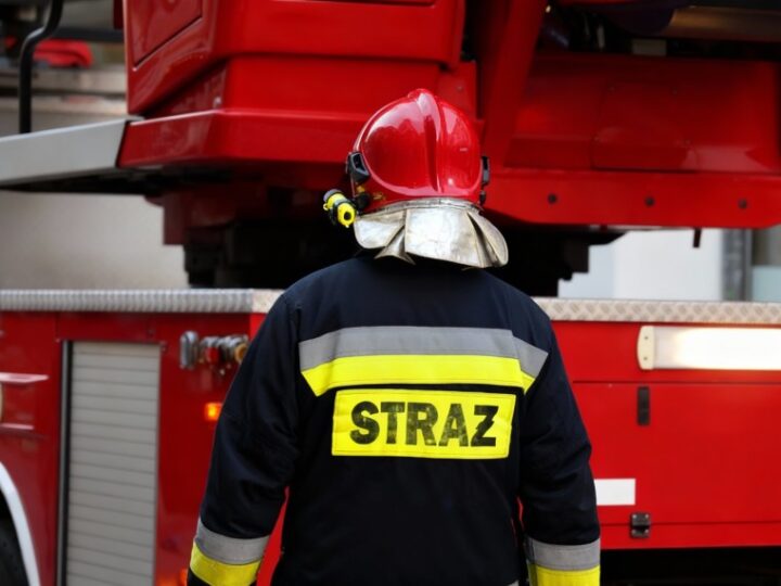 Świąteczne spotkanie strażaków w Policach: podziękowania i tradycja w służbie społeczności