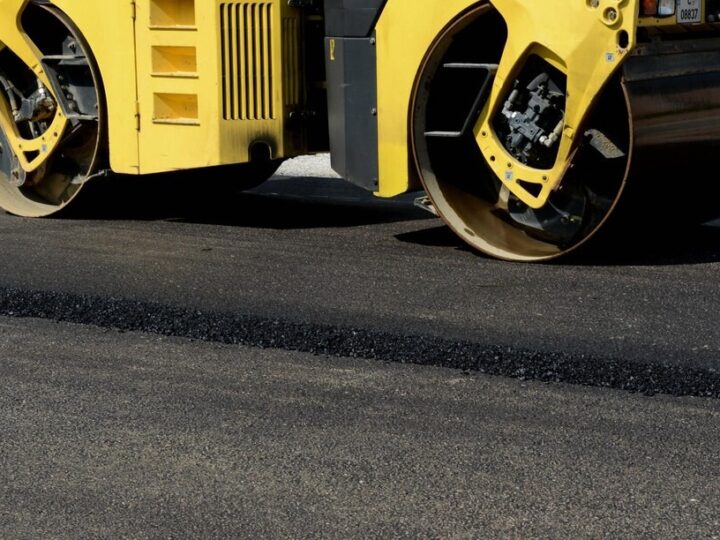 Zamknięcie ulicy Zielonej w Dobrej: pilne prace drogowe w grudniu 2025