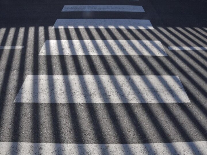 Zadbaj o bezpieczeństwo na drodze: noś odblaski!