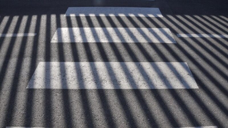 Zadbaj o bezpieczeństwo na drodze: noś odblaski!