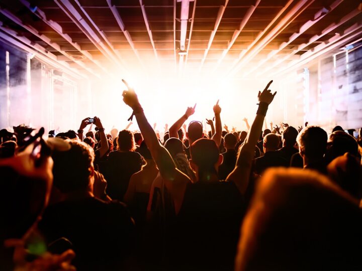 Muzyczna Podróż w Czasie: Żniwa Wracają na Scenę w 2026!