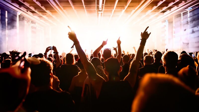 Muzyczna Podróż w Czasie: Żniwa Wracają na Scenę w 2026!