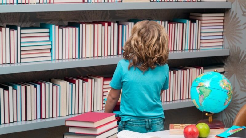 Biała Szkoła: Nowe Horyzonty dla Uczniów w Policach