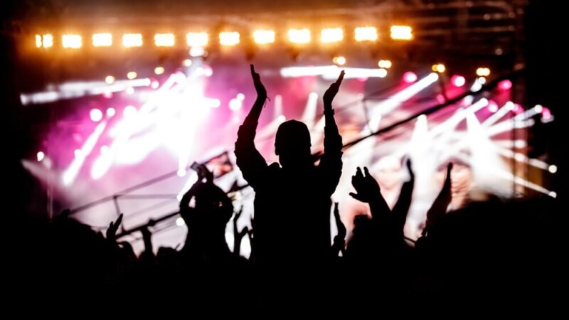 Metalowy wieczór w Słowianinie: Przewodnik dla fanów!