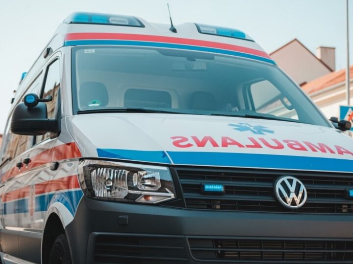 Zimowe szaleństwo na lodzie: nie ryzykuj życia!