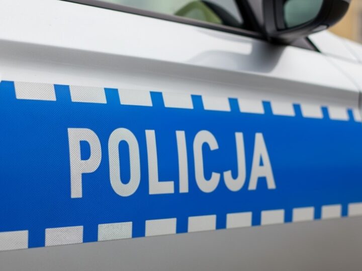 Interwencja policji przy al. Niepodległości: funkcjonariusz zawieszony w obowiązkach