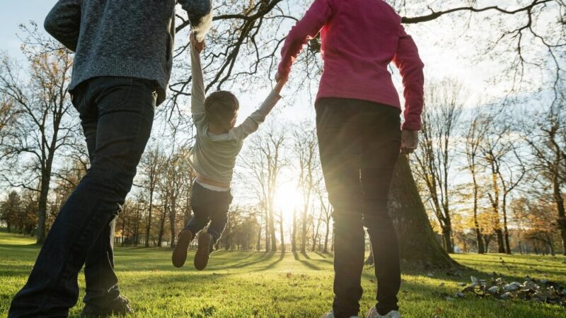 Wzruszenia i uśmiechy w Gryfinie: Wolontariusze świętują Dzień Babci i Dziadka