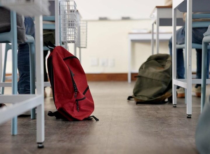 Policjanci w Szczecinie uczą dzieci, jak bezpiecznie spędzić ferie zimowe