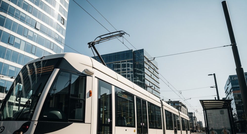 Szczecin zyskuje czwarty nowy tramwaj – flota się powiększa!