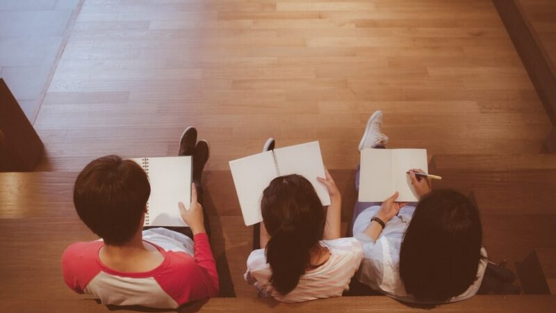 Laboratoria AI w szkołach: Nowa era edukacji w Dobrej i Rzędzinach