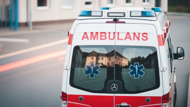 POLICJANCI URATOWALI 17-LATKĘ Z KRAWĘDZI DACHA W SZCZECINIE