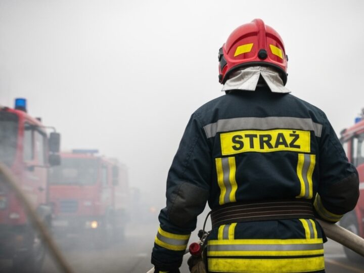 Jak bezpiecznie radzić sobie z płonącym tłuszczem w kuchni?